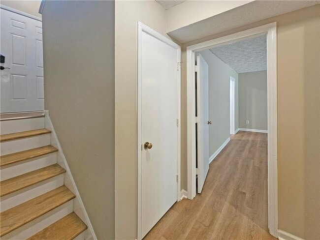 Building Photo - 7080 Greenbower Ln