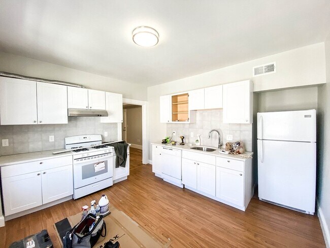 Building Photo - 7 Reedsdale St