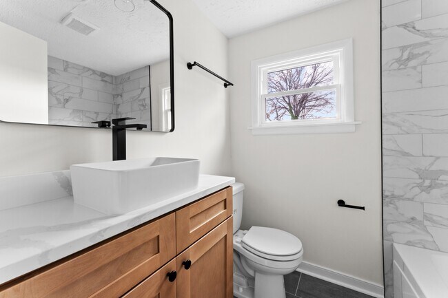 Building Photo - Trek Rentals