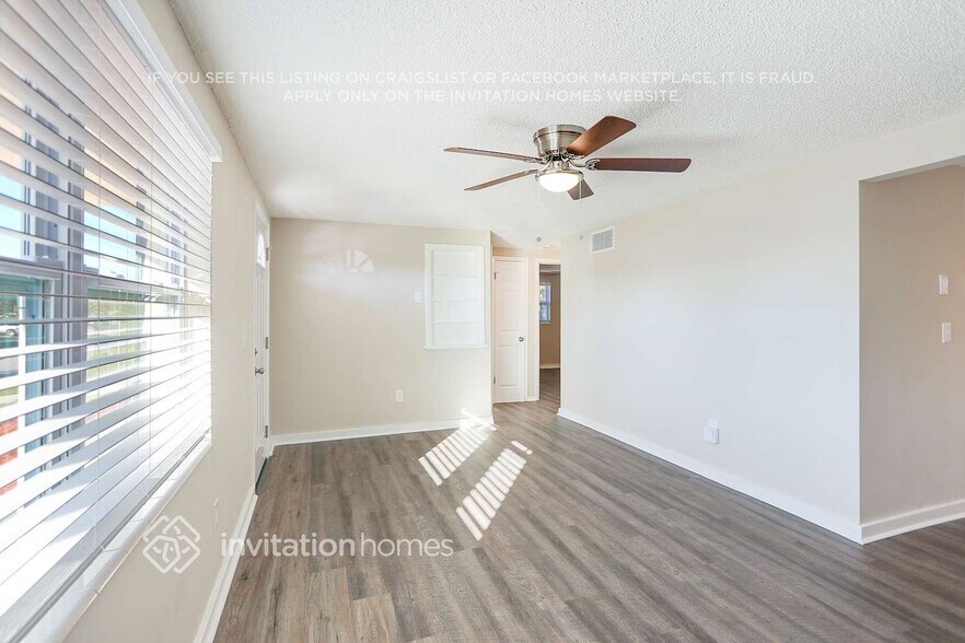 Building Photo - 3620 Westchester Dr