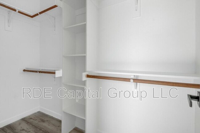 Building Photo - 948 S Corinth St Rd