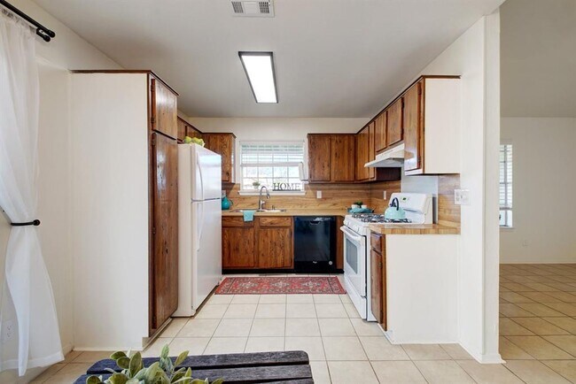 Building Photo - 1813 Gracy Farms Ln