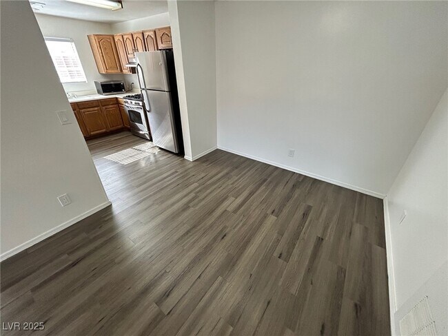 Building Photo - 1375 E Hacienda Ave