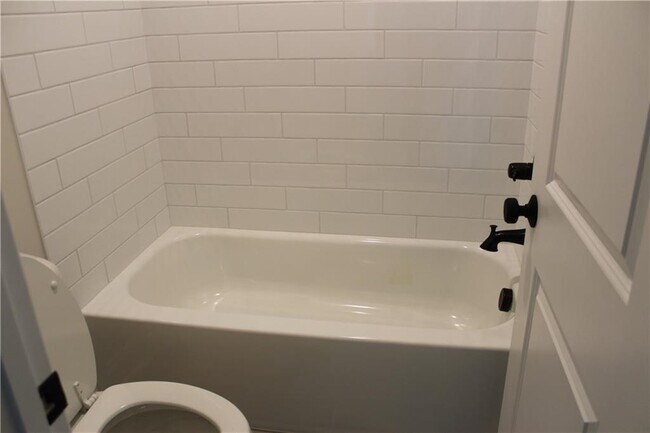 Building Photo - 4647 Molder Dr