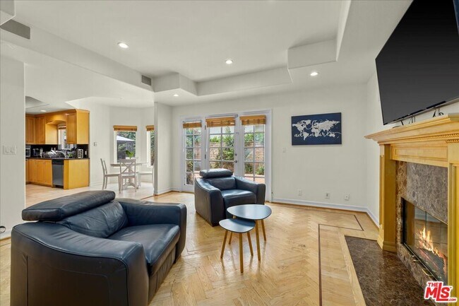 Building Photo - 5029 Lemona Ave