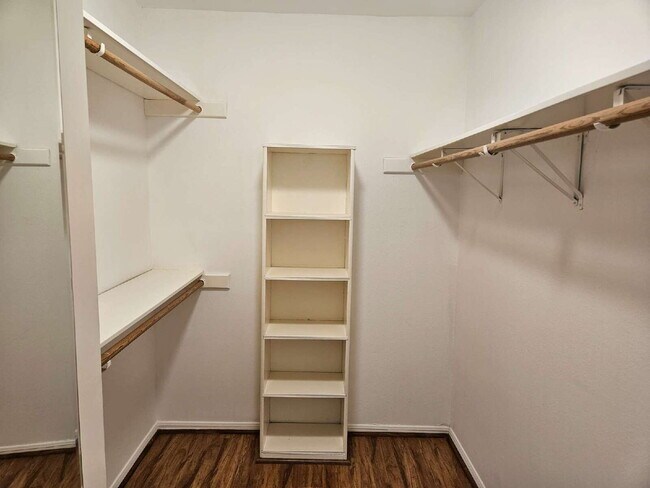 Building Photo - Fully Remodeled 3 Bed Home Near Galleria & Memorial Park - Utilities Included