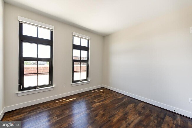 Building Photo - 901 H St NE