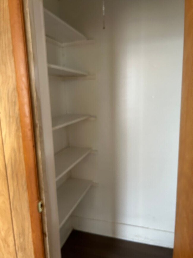 Building Photo - 230 E Chestnut St