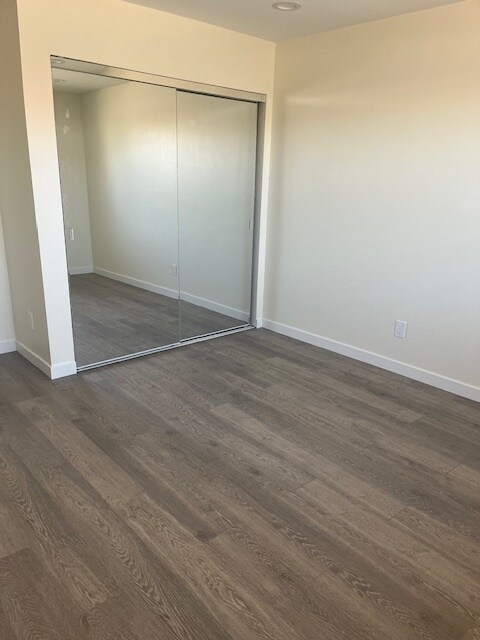 Building Photo - 2019 E Colgate Dr