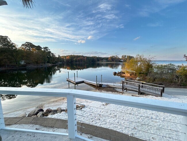 Building Photo - Coastal Vibes at Lake Murray
