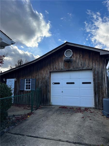 Building Photo - 414 Plum Ave