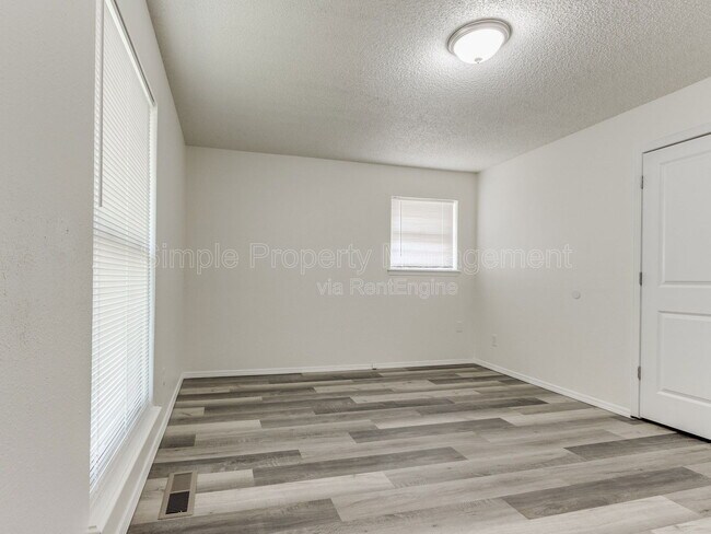Building Photo - 704 Pepperdine Ave