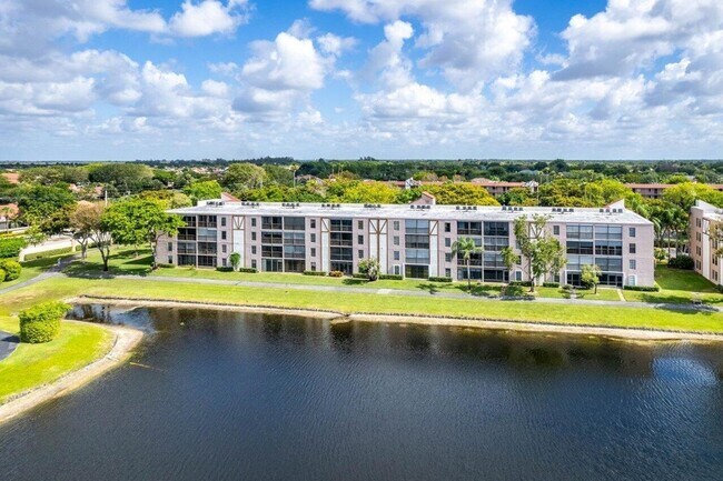 Building Photo - 7340 Amberly Ln