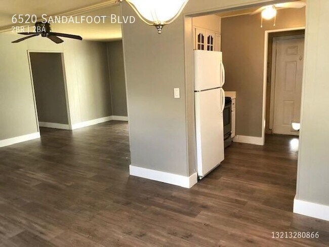 Building Photo - 6520 Sandalfoot Blvd