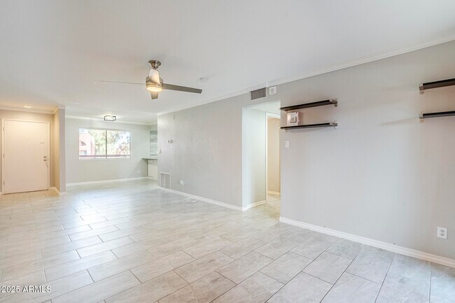 Building Photo - 4303 E Cactus Rd