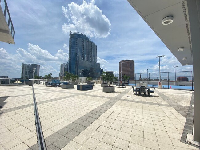 Building Photo - 2 Bedroom 2 Bath VUE Condo -- Application ...