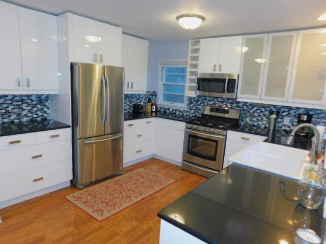 Building Photo - 819 Kenwood Pkwy