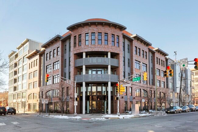 Building Photo - 601 Observer Hwy