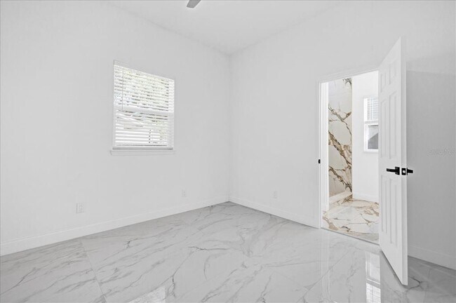 Building Photo - 600 N Lakewood Ave