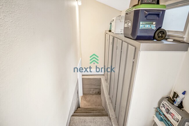 Building Photo - Charming 1-bedroom, 1-bathroom unit in Greenwood