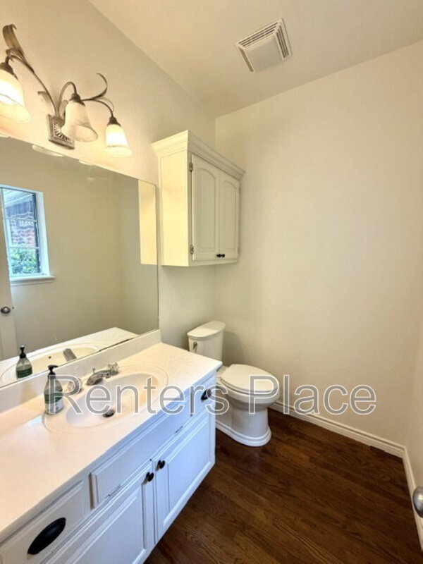 Building Photo - 8523 S 70th E Ave