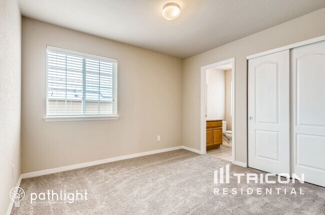 Building Photo - 161 N Newbern Way