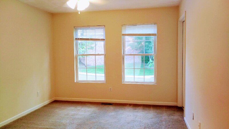 Building Photo - 1 US-1