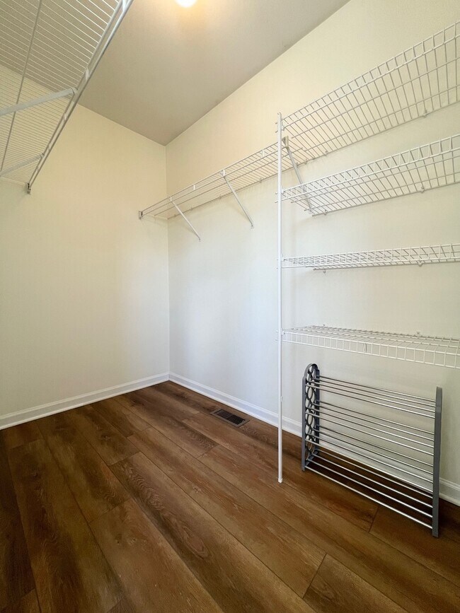 Building Photo - 601 Blackstone Ct