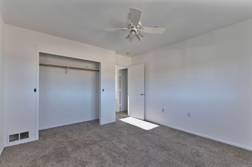 Building Photo - 49 Gatewood Ave