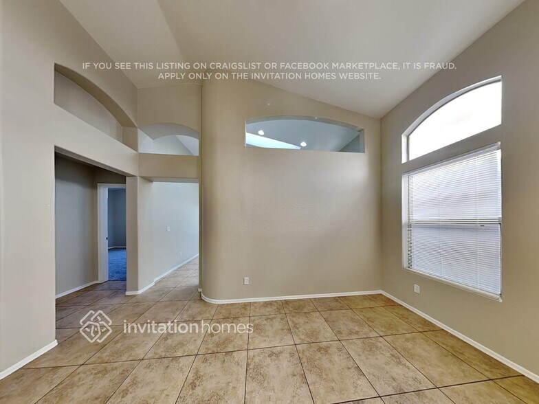 Building Photo - 1902 N 106th Ln