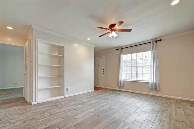 Building Photo - 2250 Bering Dr