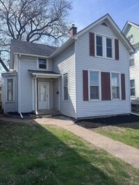 Building Photo - Remodeled 4 Bedroom 1 Bathroom Home