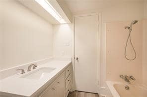 Building Photo - 307 S Crockett St