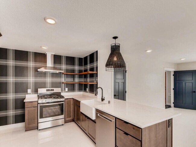 Great for those that like to cook - 4661 Cedar Ave S