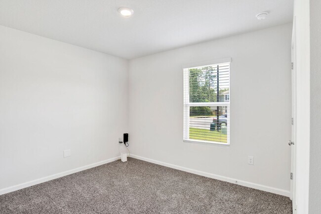 Building Photo - Beautiful 2023 Build Home, available now f...