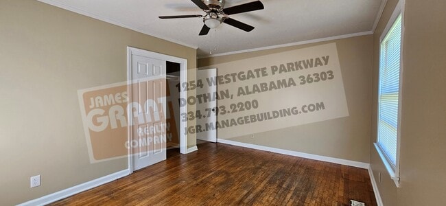 Building Photo - 2004 Roebuck St