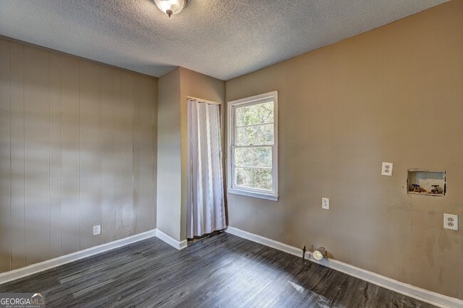 Building Photo - 1640 Kitchens Rd