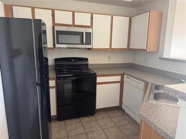 Building Photo - 2320 Gracy Farms Ln