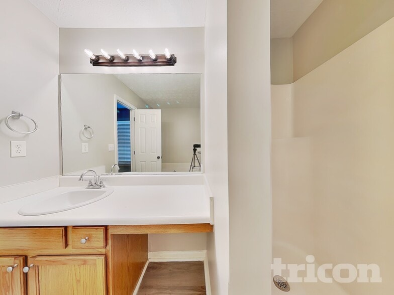 Building Photo - 270 Hayward Ln