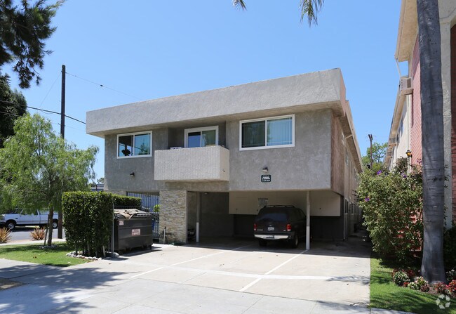 Building Photo - 11701 Victoria Ave