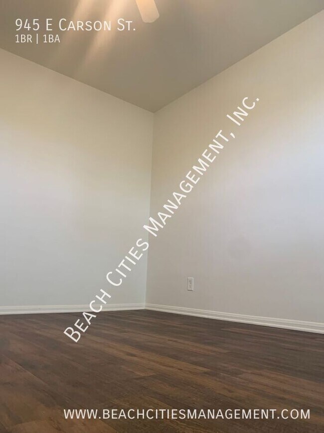 Building Photo - 945 E Carson St