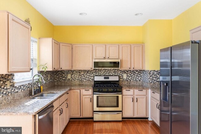 Building Photo - 2471 Clover Field Cir