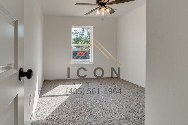 Building Photo - 8429 Stonewood Dr