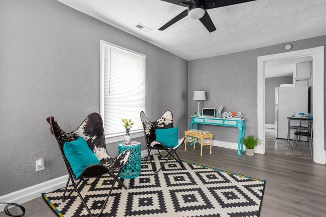 Building Photo - Call Sabrina Thomas Office at 757-767-0767...
