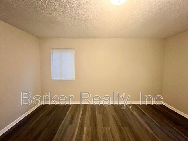 Building Photo - 203-2B E. Ransom Street