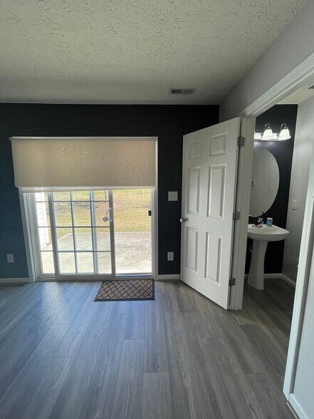 Building Photo - 5226 Malik Dr