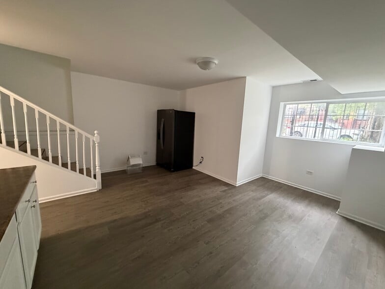 Building Photo - 4049 W Crystal St