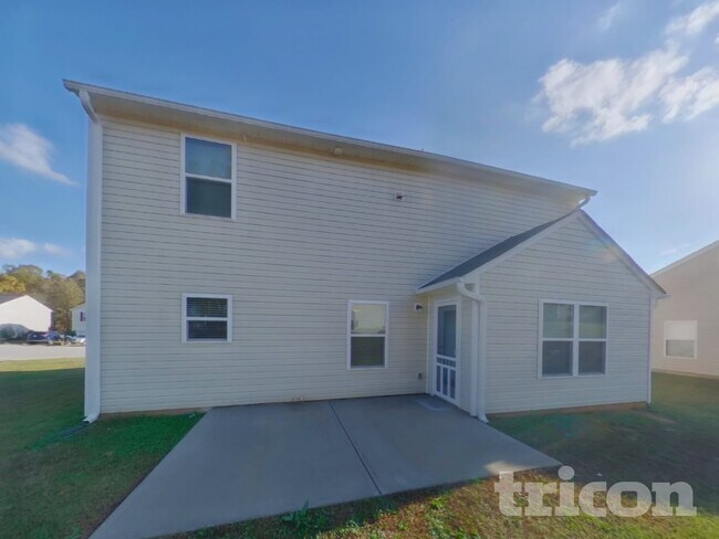 Building Photo - 117 Vermillian Dr