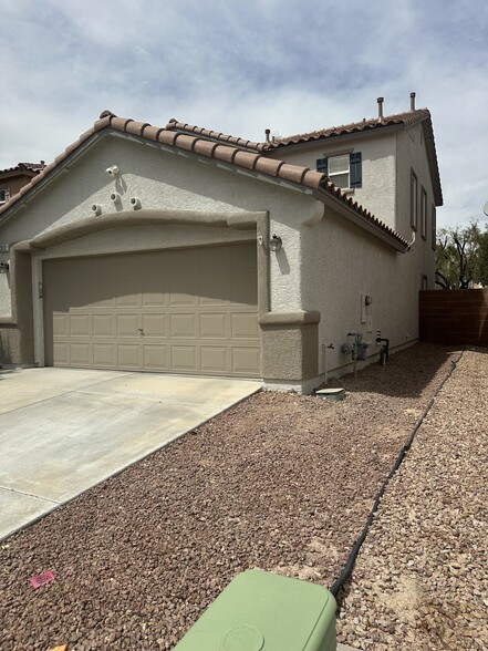 Building Photo - 2312 Cockatiel Dr