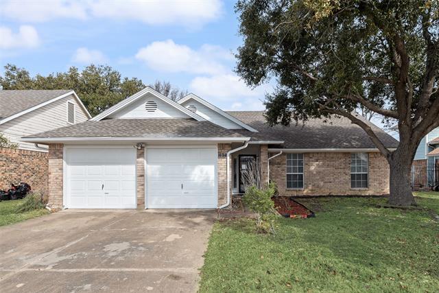 Building Photo - 1317 Lakeshore Dr